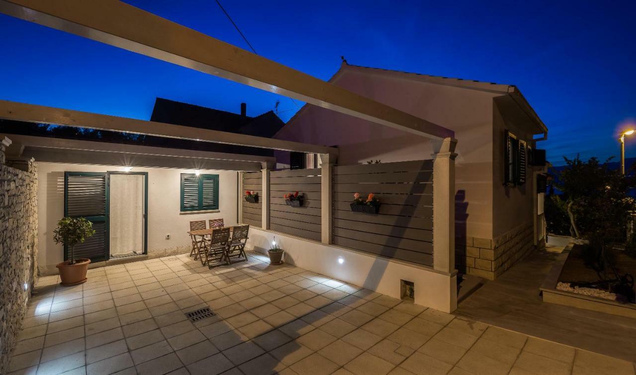 Holiday Home Brac Супетар Екстериор снимка