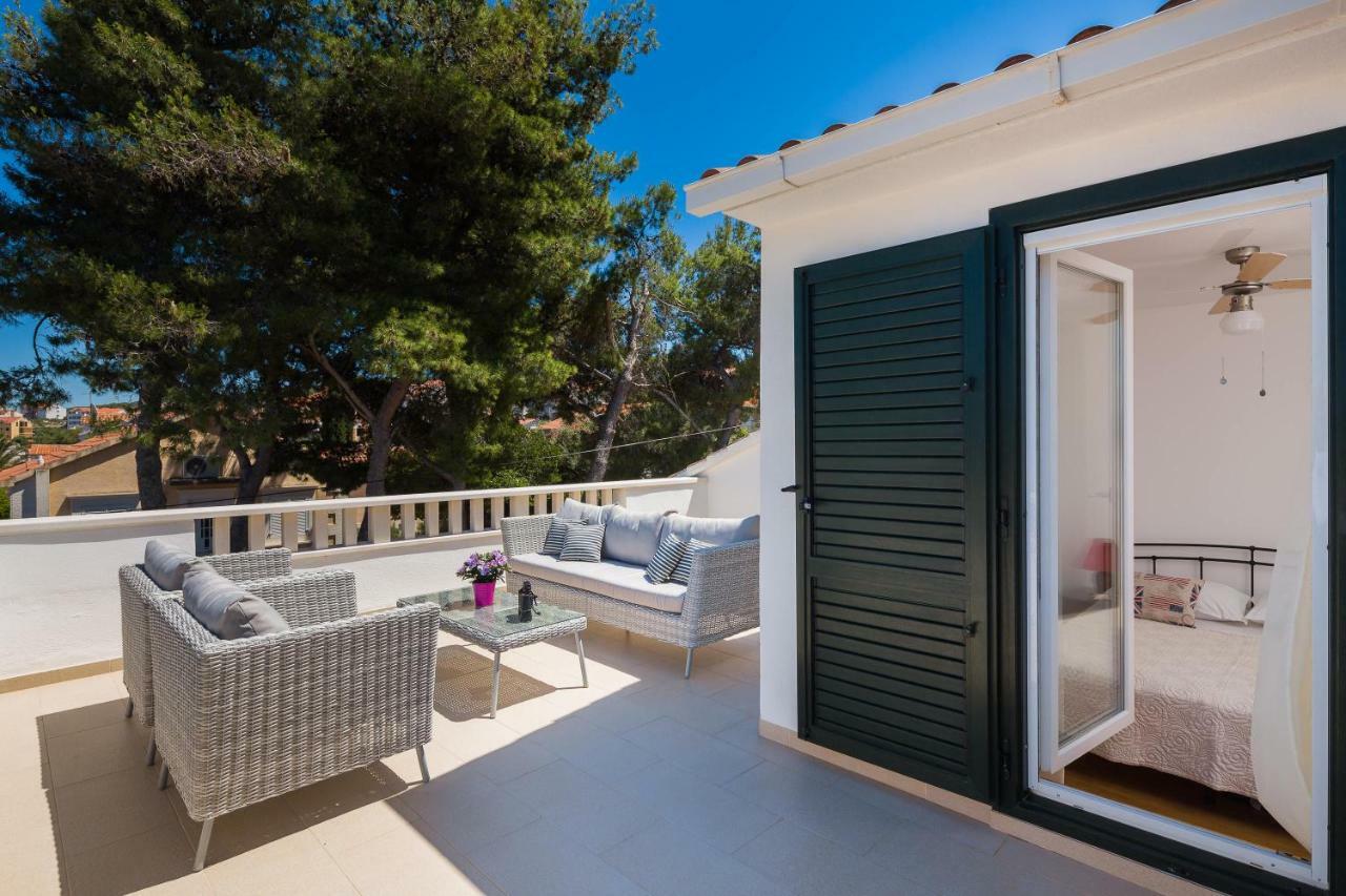 Holiday Home Brac Супетар Екстериор снимка