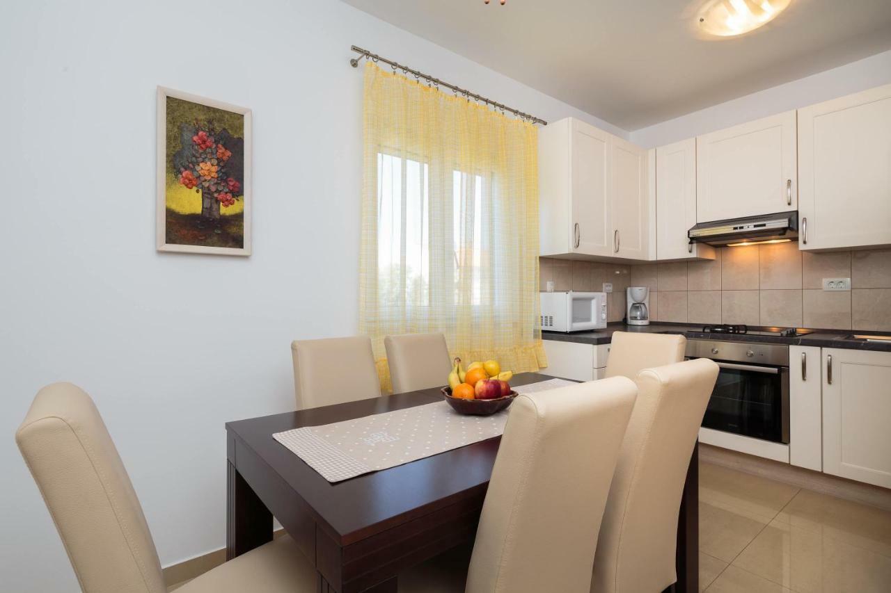 Holiday Home Brac Супетар Екстериор снимка