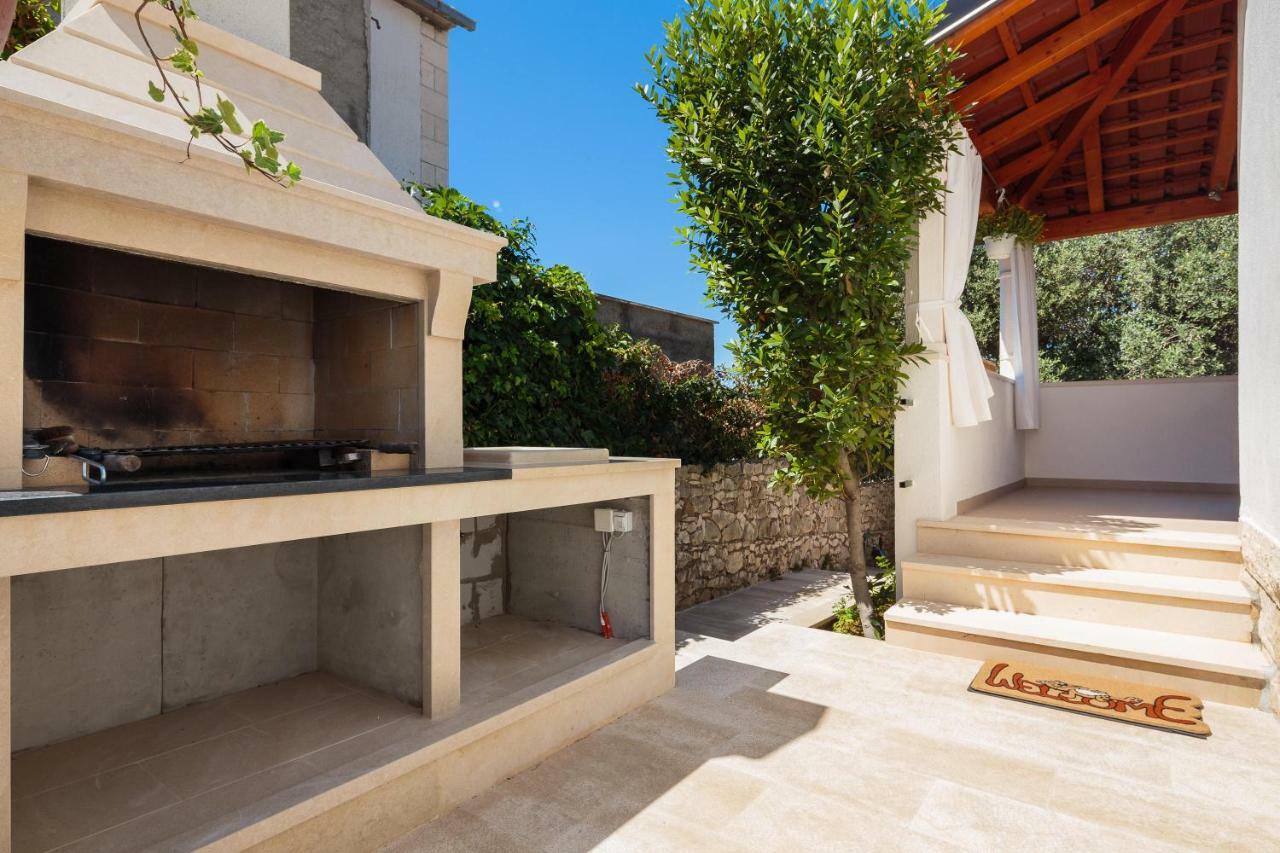 Holiday Home Brac Супетар Екстериор снимка
