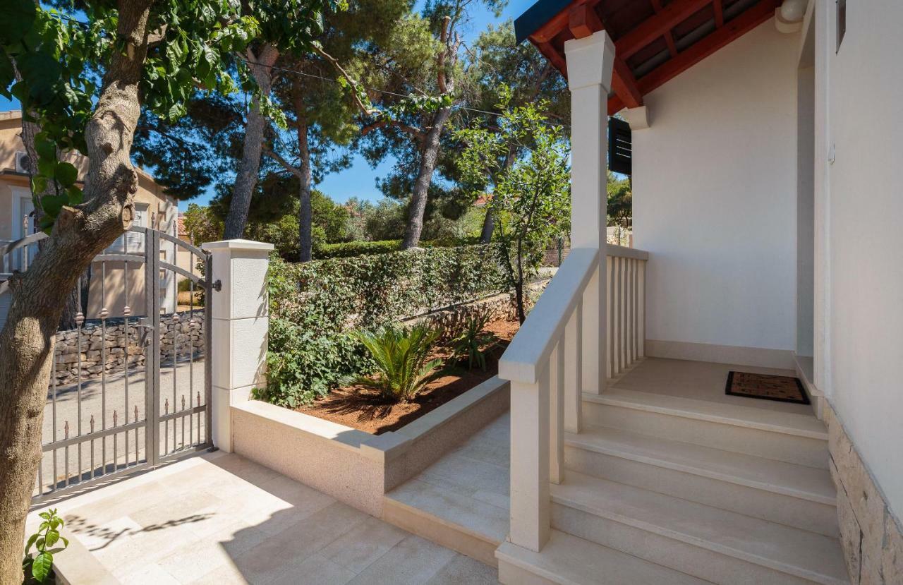 Holiday Home Brac Супетар Екстериор снимка
