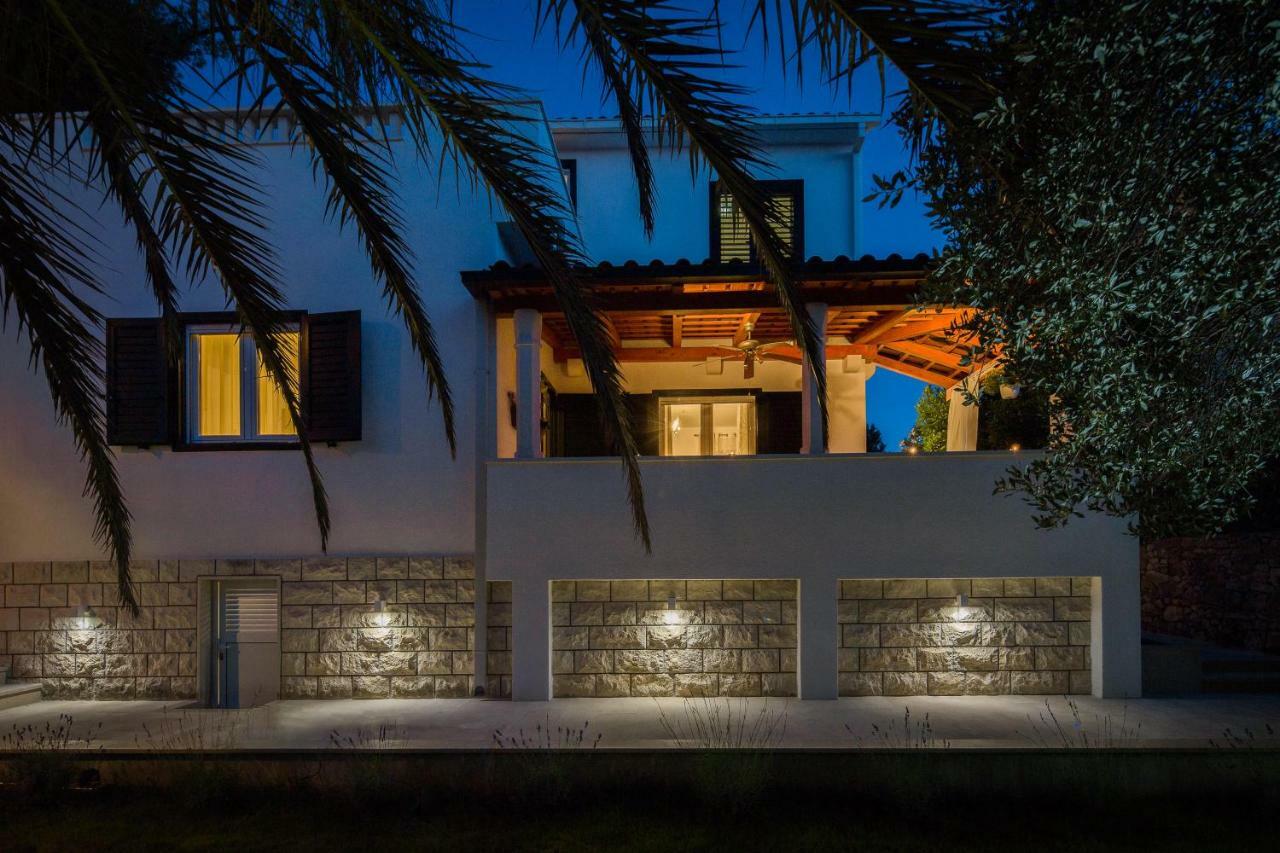 Holiday Home Brac Супетар Екстериор снимка