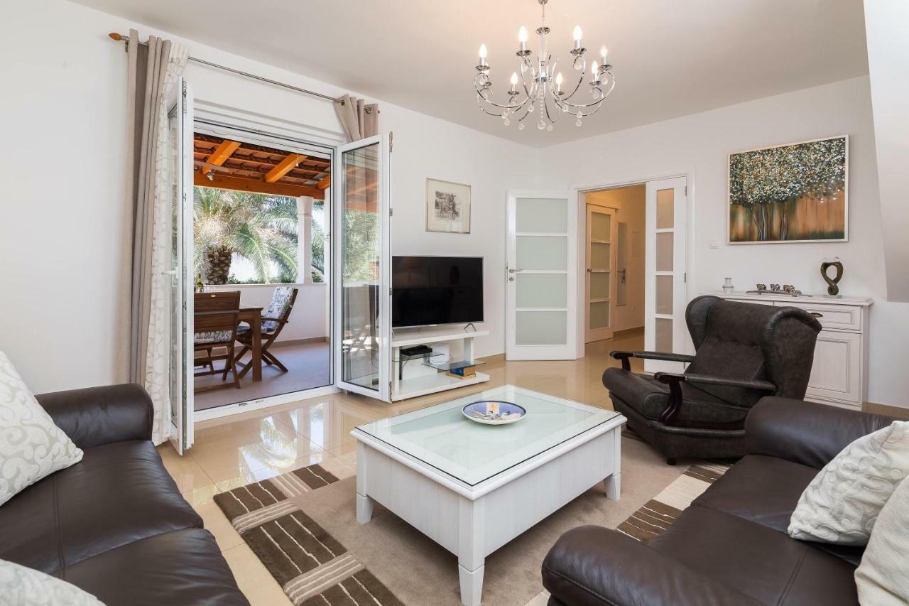 Holiday Home Brac Супетар Екстериор снимка