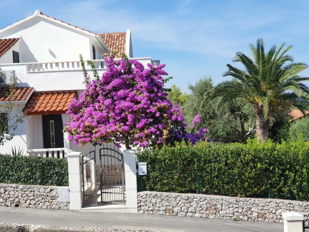 Holiday Home Brac Супетар Екстериор снимка
