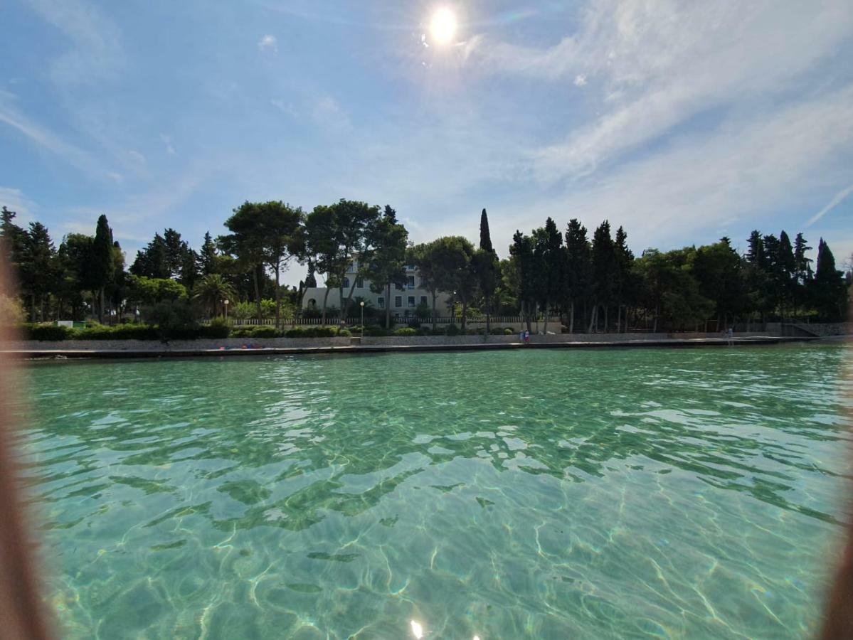 Holiday Home Brac Супетар Екстериор снимка